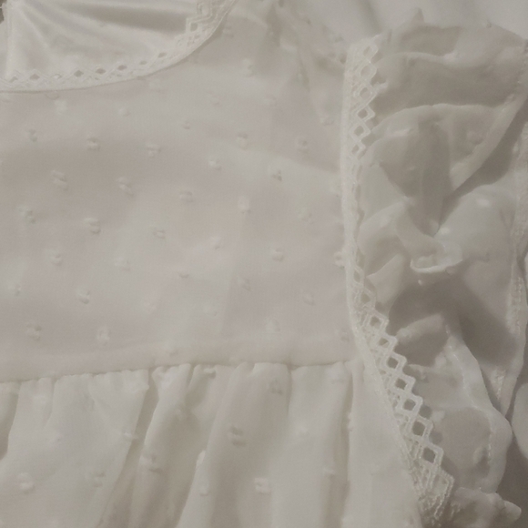 ♥️New Boutique polka dot top - Picture 7 of 10